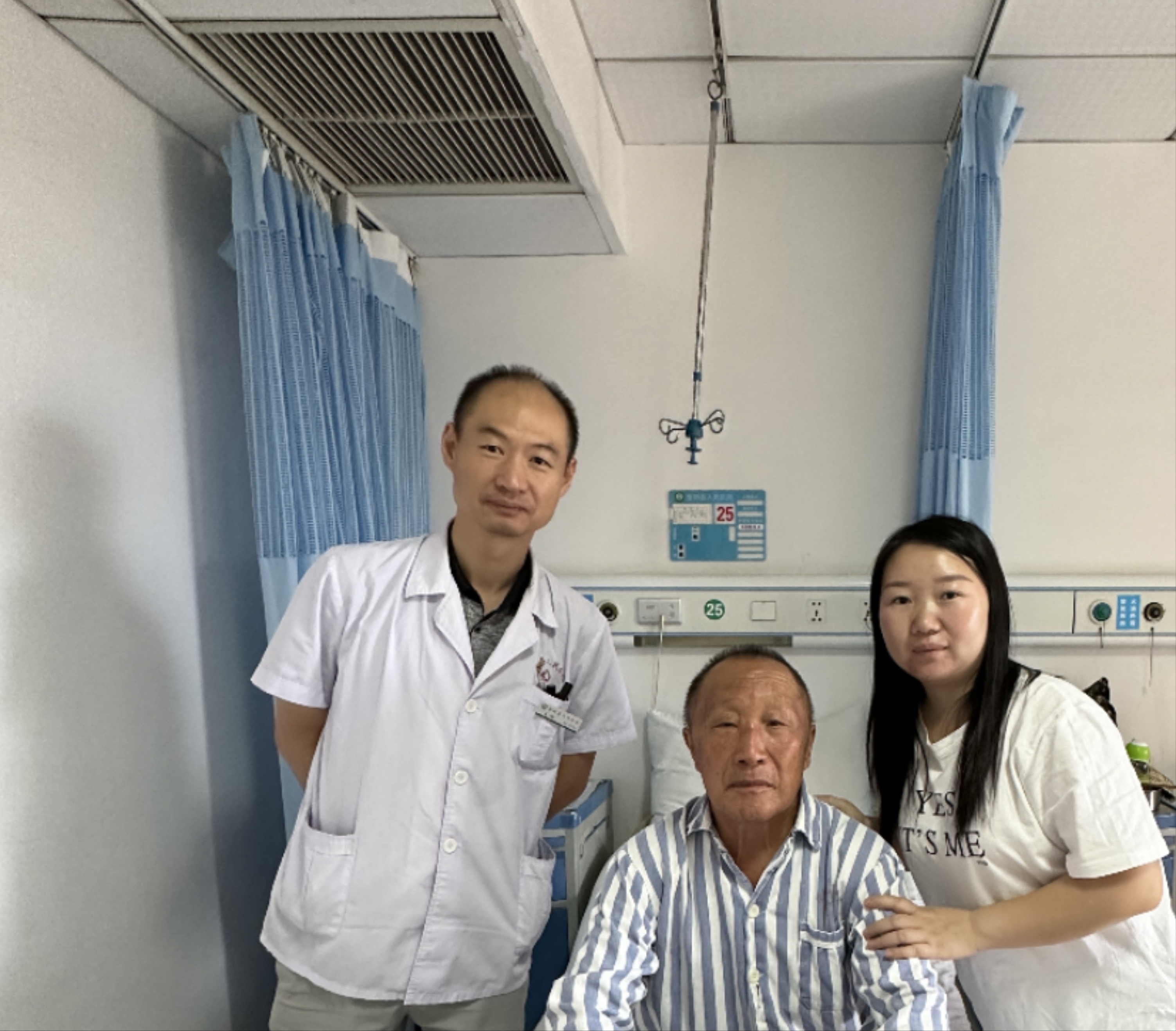 崇阳县人民医院眼科成功为82岁老人开展鼻内镜下泪囊鼻腔造口+置管手术